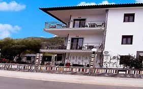 House Anna Houhlia